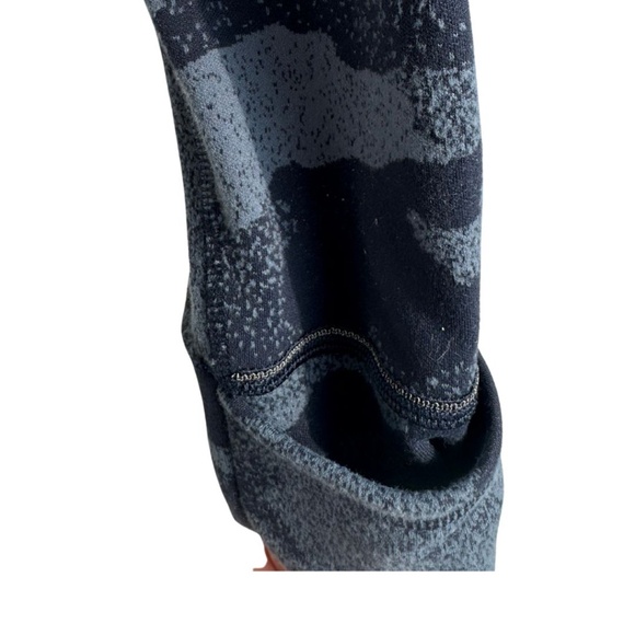 Lululemon Heritage Speckle Camo Cropped Half-Zip with Reflect - Size 4 - Picture 9 of 13